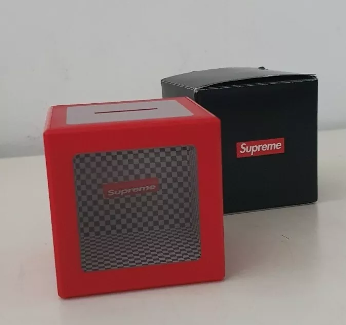 Supreme top coin box