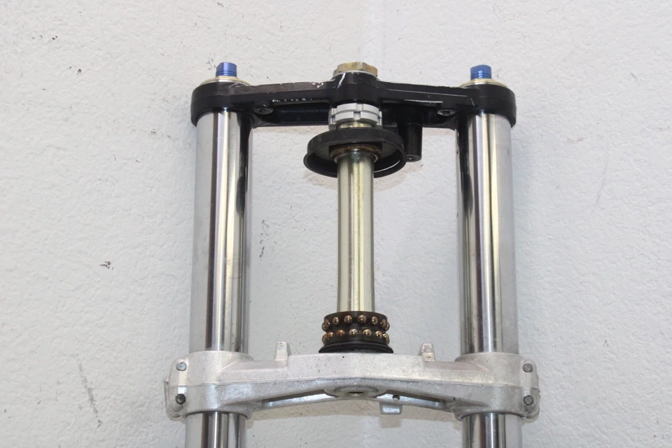 Suzuki GSXR 600 2001 OEM HORQUILLAS DELANTERAS COMPLETAS SUSPENSIÓN TRIPLE ÁRBOL Foto 2 de 4