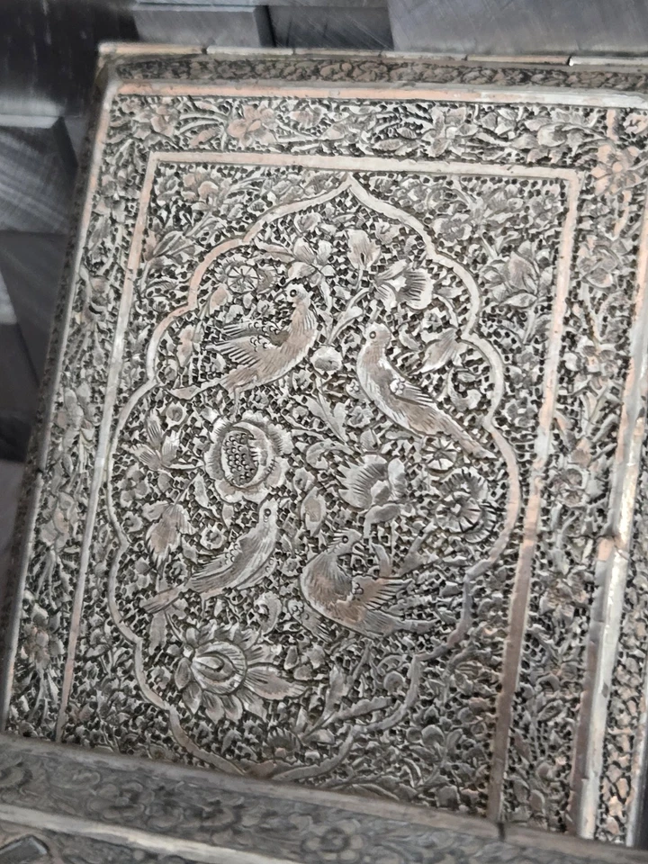 Caja de cigarrillos antigua genuina de plata maciza de Oriente Medio Foto 4 de 4