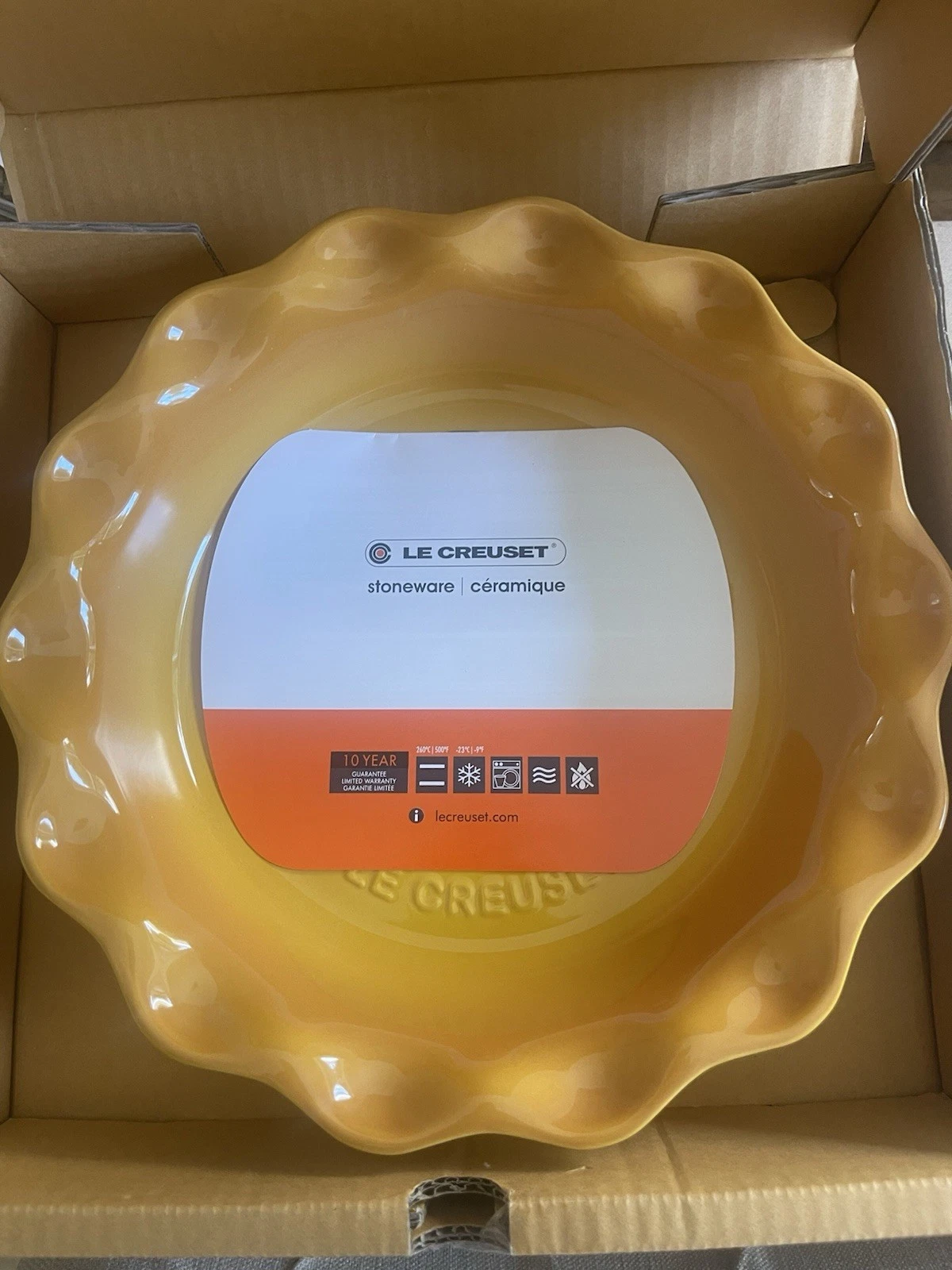 Le Creuset Heritage 23cm Pie Dish / Ruffled Edge Pie Dish -Nectar (New)