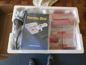 Consola Nintendo NES-101 Top Loader Control Deck Limpia en Caja