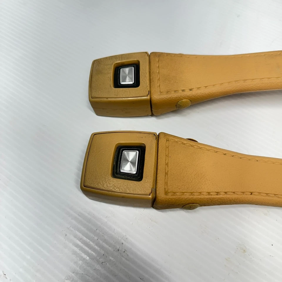81-93 Dodge Ram Ramcharger Tan Front Seat Belt Receivers OEM Buckles Sport Foto 2 de 4
