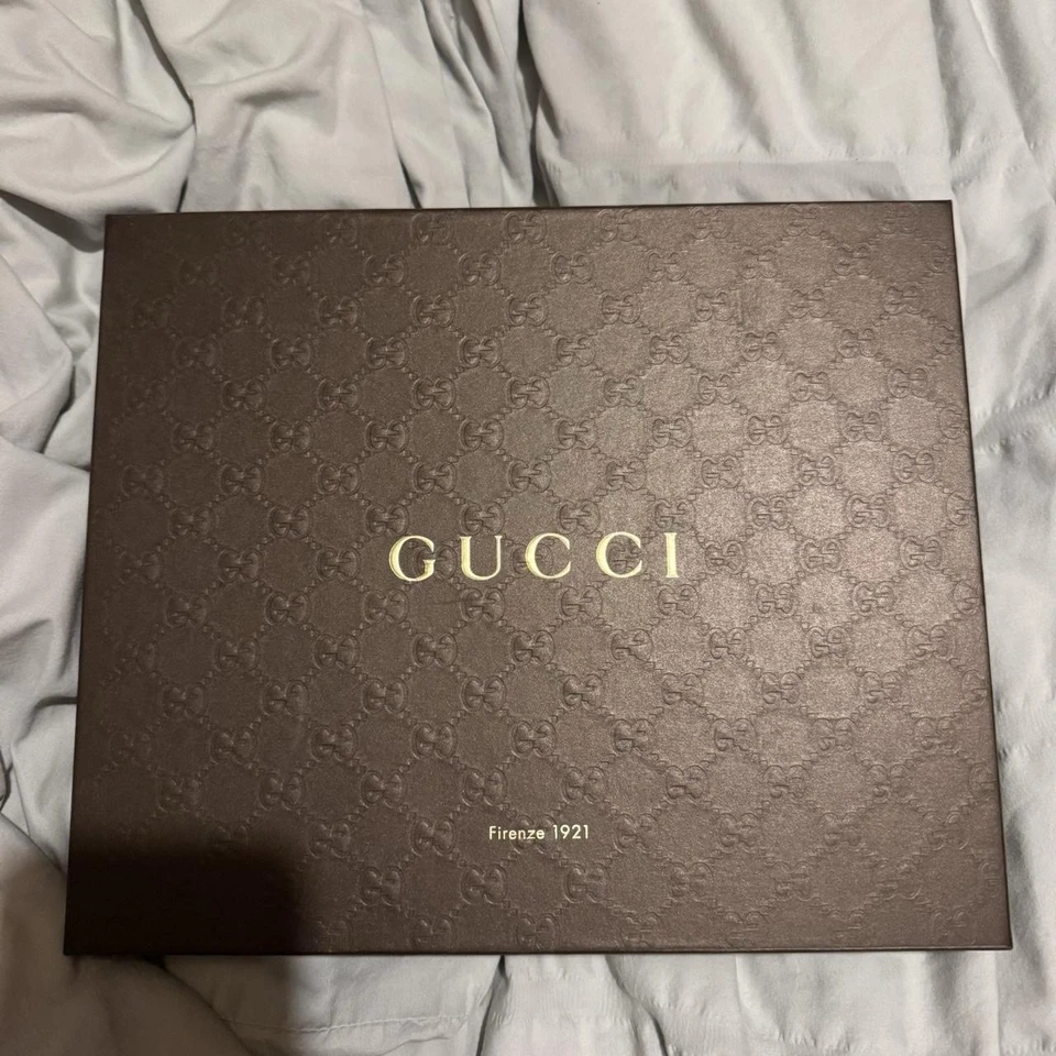 Gucci iPad Case Black 5 Years Old!! Brand New Old Stock - Image 4 of 4