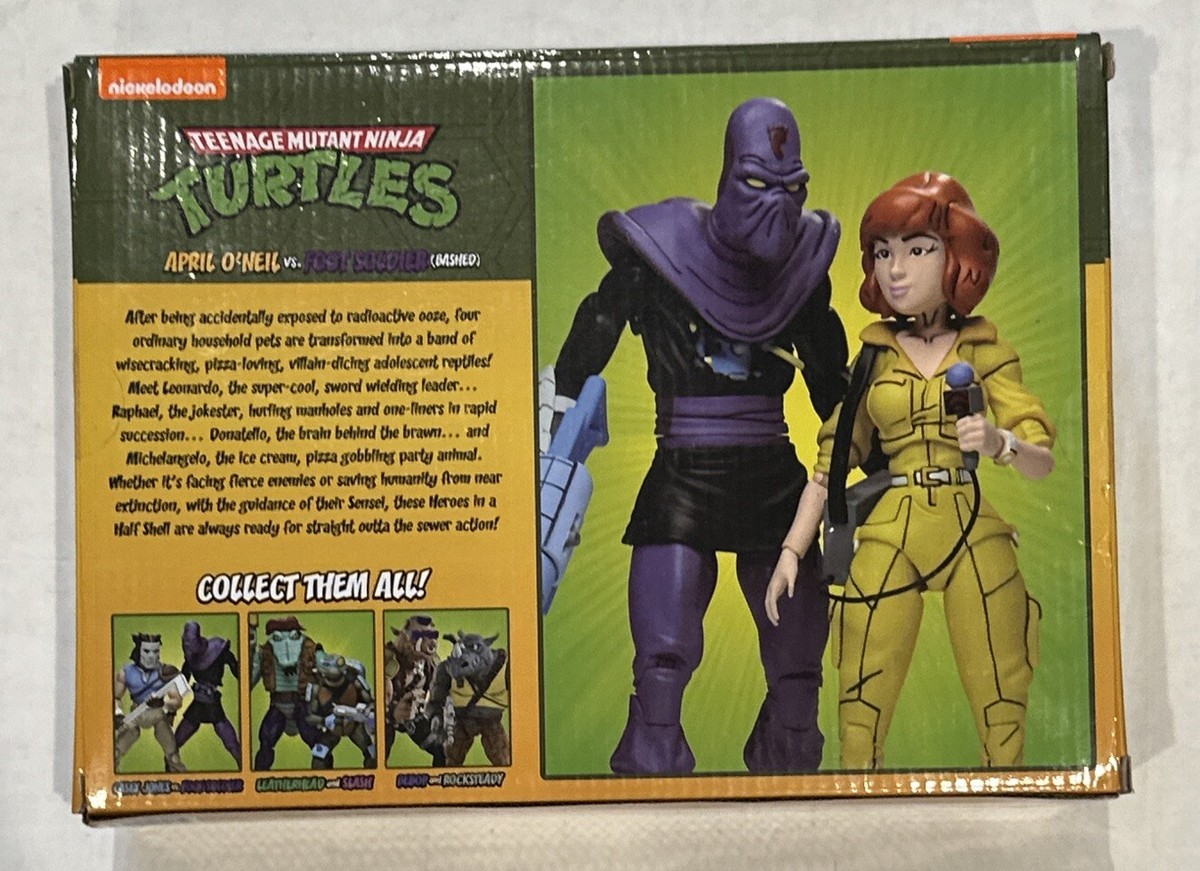 NECA Teenage Mutant Ninja Turtles April O'neil vs Foot Soldier