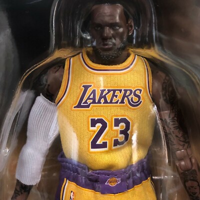 MAFEX LeBron James（Los Angeles Lakers）新品 Medicom Toy MAFEX LEBRON JAMES LOS ANGELES LAKERS Action