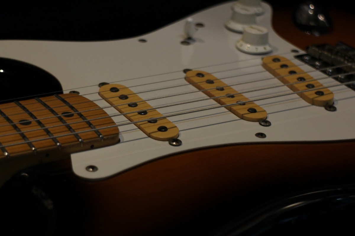 USED ESP Stratocaster Model Sunburst electric Guitar Made in USED ESP Stratocaster Model Sunburst electric Guitar Made in