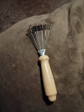 Vintage Metal Grooming Brush JS418