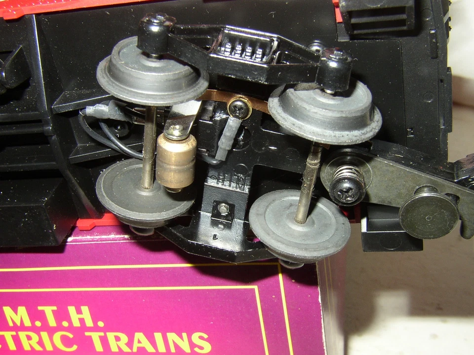 MTH Chesapeake & Ohio Steel Caboose 903328 Illuminated 20-90015F - Image 4 of 4