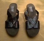 Munro American USA Made Brown Faux Snake Skin Womens Sandals 8 M EUC Hardly Worn — photo 5