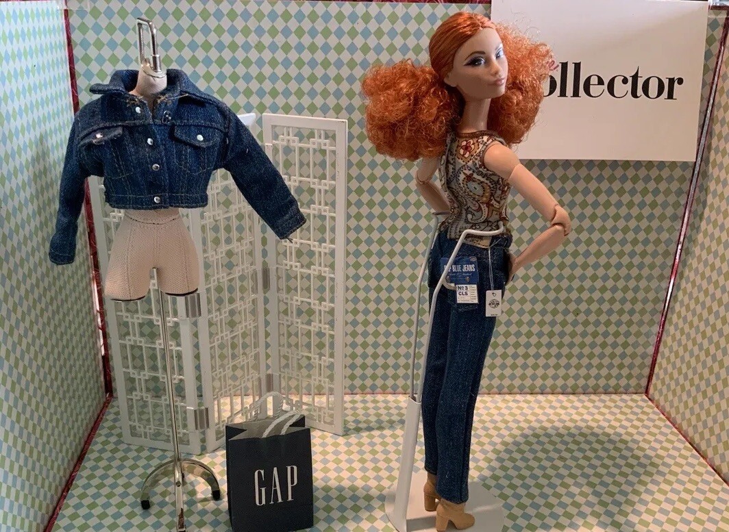 Barbie - GAP アメリカ Barbie Gap x Barbie Doll-Sized Hoodie – Mattel Creations