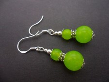 A PAIR OF DANGLY JADE BEAD EARRINGS. 925 SILVER HOOKS. 