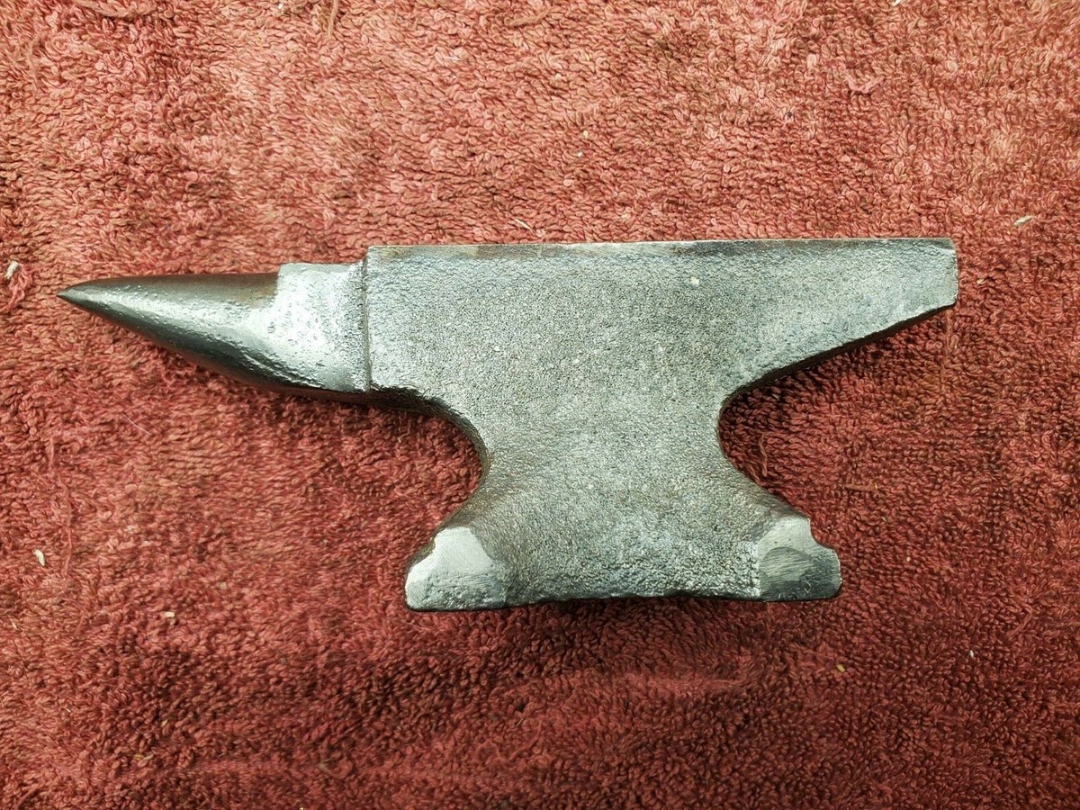 Vintage 2-1/2 Pound Anvil, 6-1/16