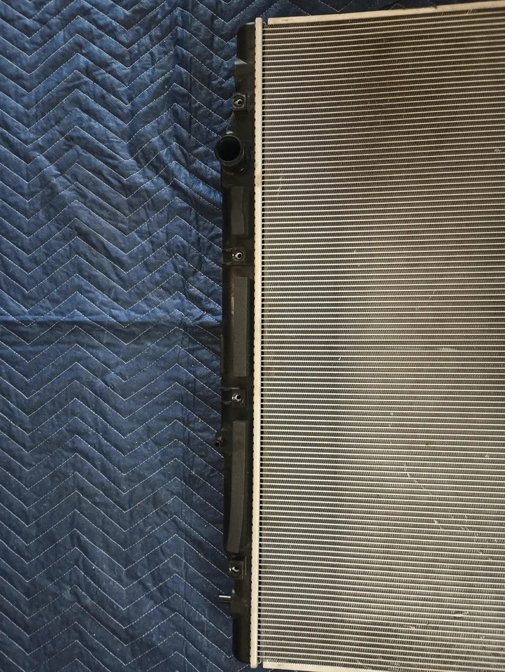 Radiador motor ACURA TLX 2022 3,0 L 2021 2023 usado OEM Foto 4 de 4