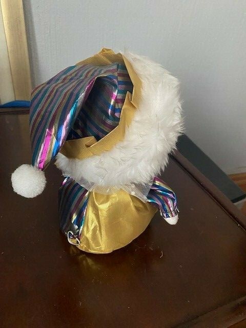 Vintage 1980's Potter Musical Wind Up Clown Doll with Gold