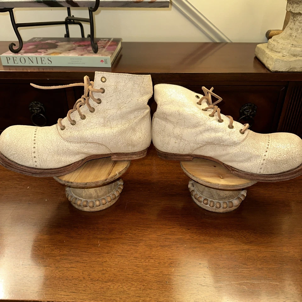 Botas de Combate Magnolia Pearl Faye Tiza Talla 38 (7.5) Foto 3 de 4