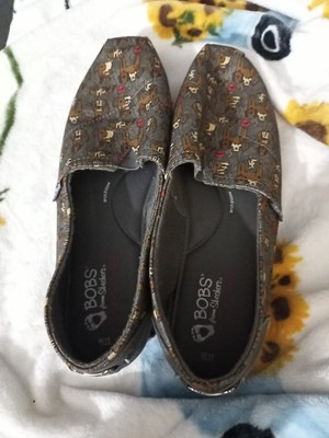Bobs Skechers Dog Cat Print Memory Foam Vet Tech Shoes Size 7.5 Gray Brown Heart