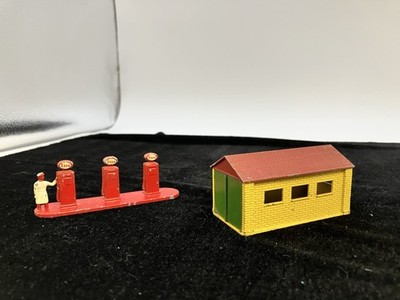 Lot of 2 Matchbox Garage Accessory Pack No 3 + Esso Gas Pumps LESNEY ENGLAND