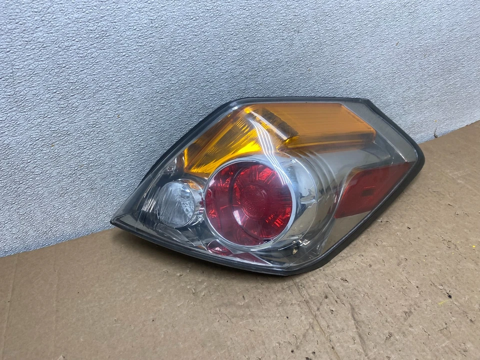 Luz trasera lateral derecha Nissan Altima 2007 a 2012 pasajero derecho DEPO V0007 DW Foto 3 de 4