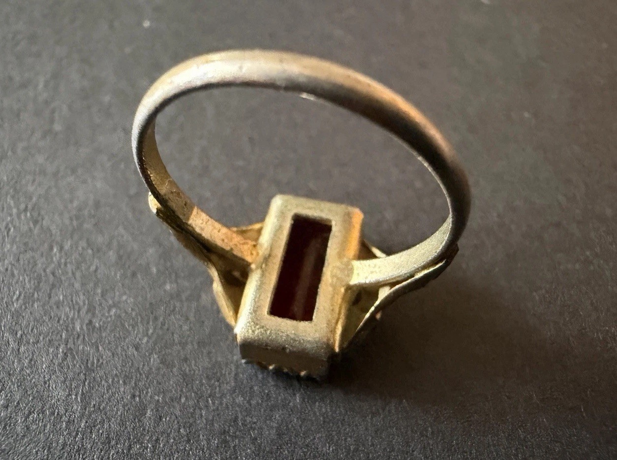 1950’s Vintage Ring Featuring A Rectangular Deep … - image 2