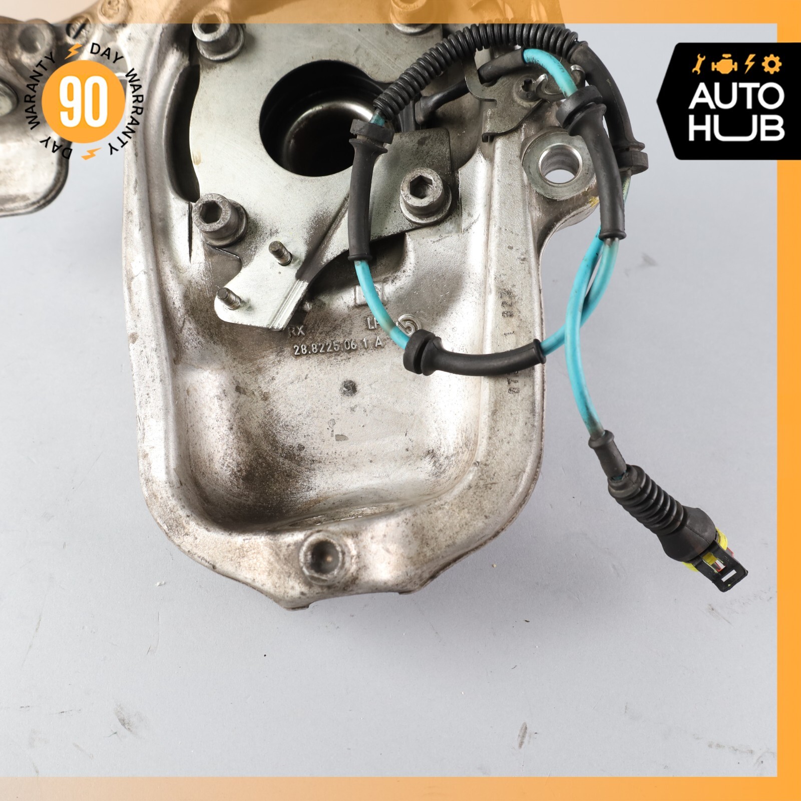 03-10 Maserati Quattroporte M139 Front Right Side Spindle Knuckle Hub OEM 75k