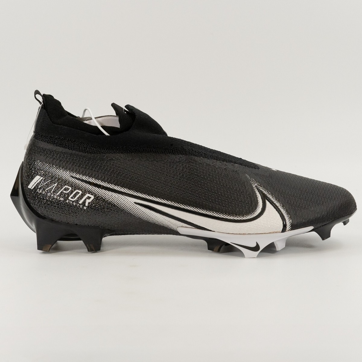 nike soccer cleats no laces