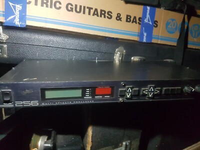DIGITECH DSP 256 MULTI EFFECT