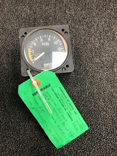 FUEL GAUGE (GULL AIRBORNE) P/N 100-380006-47 & 267-901-003 REP TAG #10967(2)