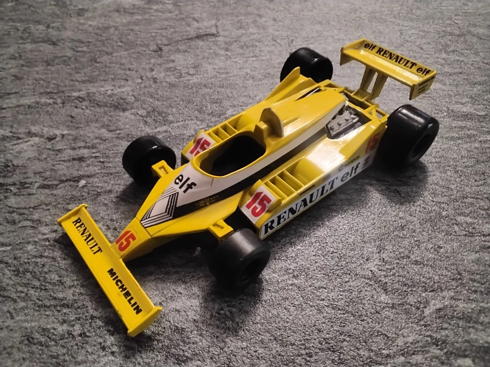 Modello F1 Polistil Renault RE 30 scala 1:23 gialla numero 15 - Immagine 2 di 4