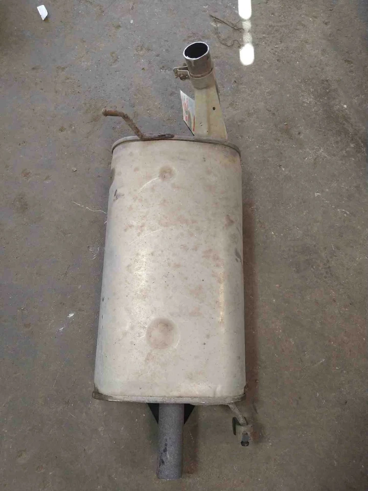 Silenciador de escape Suzuki Grand Vitara 1999 2000 OEM 1430065D01 Foto 2 de 2