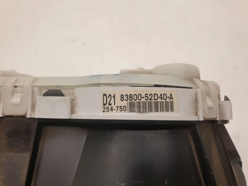 Cuadro de instrumentos Scion XA 2006 1,5 L tracción delantera en velocímetro Foto 3 de 4