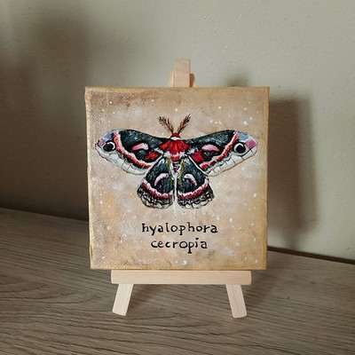 Original Gemälde mit Schmetterling Motte, handgemalt auf Mini Leinwand mit Staffelei