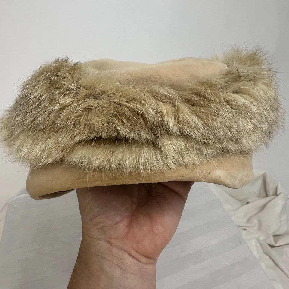 Sombrero de piel beige vintage para mujer hecho en unión con lazo de terciopelo y encaje en el interior Foto 4 de 4