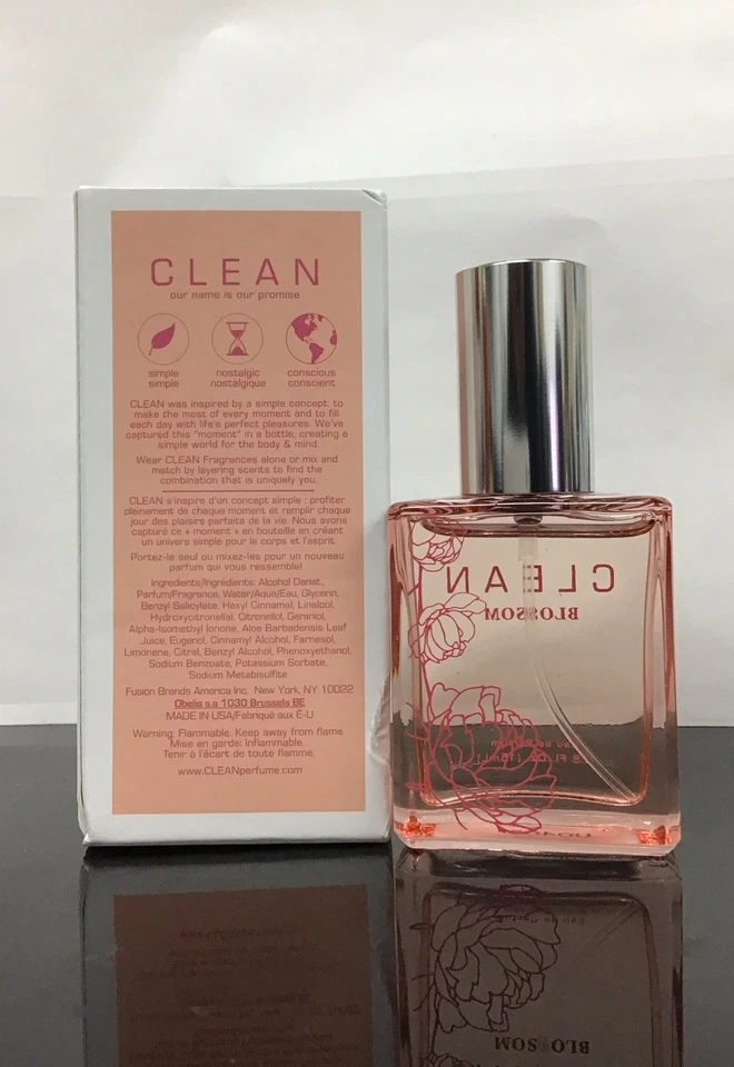 Clean Blossom парфюмированная вода мини спрей 0,5 жидк. унц. / 15 мл, новый в коробке. - Изображение 2 из 4