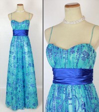Windsor $150 Evening Prom Formal Cruise Gown Dress size 3 Long Sleeveless NWT