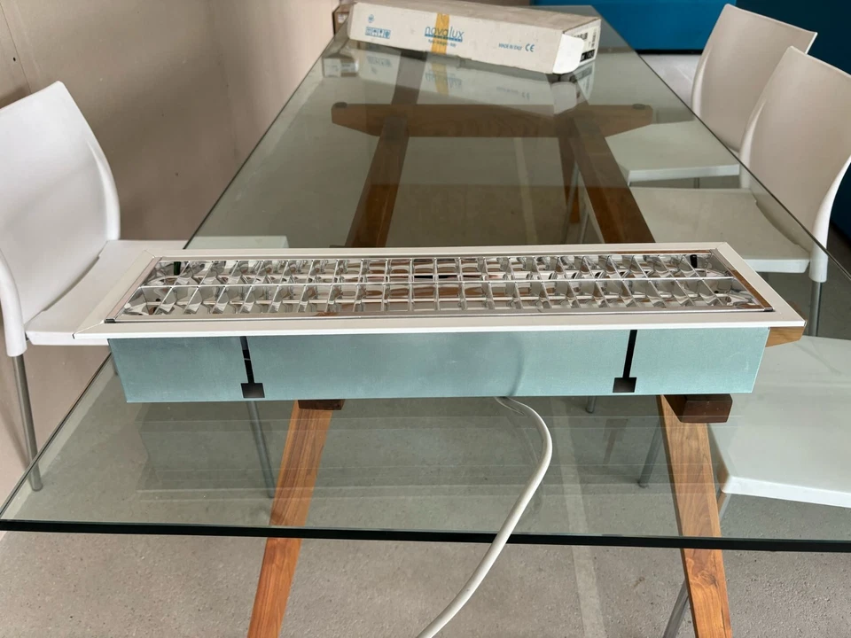 Vendesi plafoniera Novalux EL6045LUBI usata ma in ottime condizioni con neon - Immagine 3 di 4