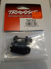 TRAXXAS  3632 CASTER BLOCKS 30-DEGREE NEW IN PACKAGE