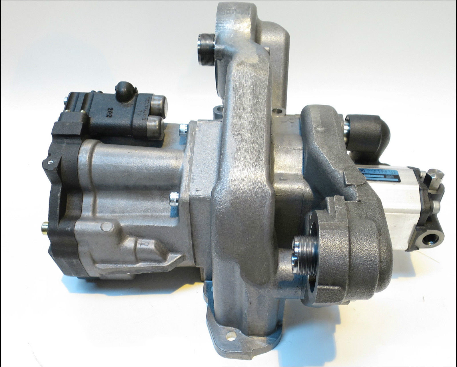 Triple Piston/ Gear Pump For Ford / New Holland 8560 Tractor | eBay 