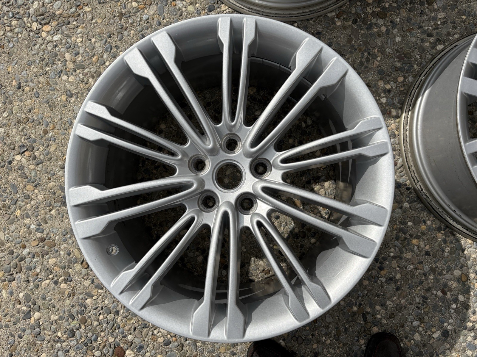 Genuine Maserati Quattroporte Granturismo 19” inch OEM Wheel Set - Rare and Mint
