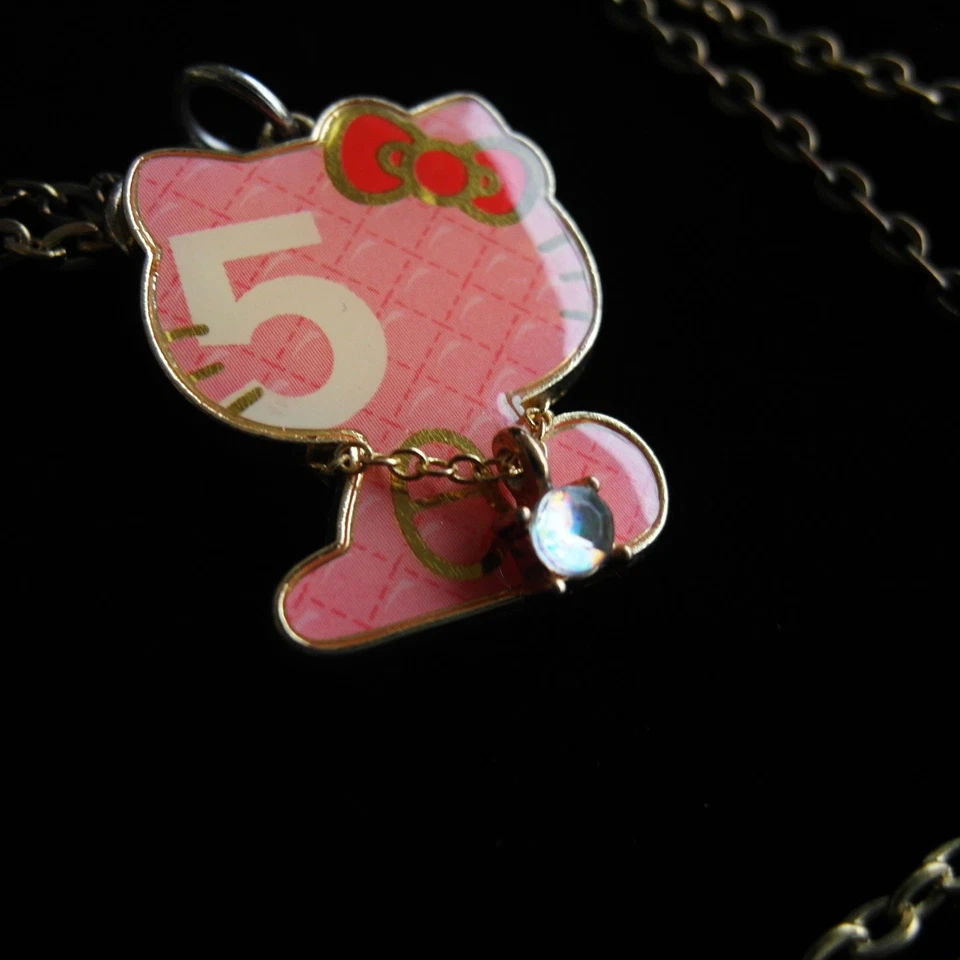 RARE Hello Kitty Necklace - Pink #5 Pendant with Heart Charm - ©1976Sanrio - Immagine 2 di 4