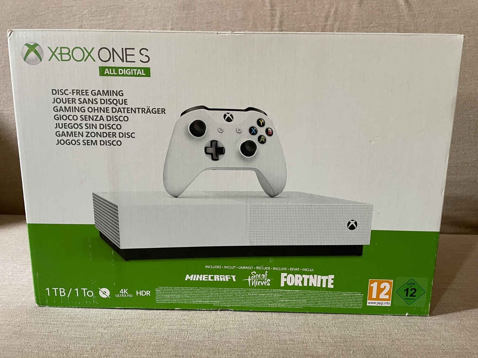 Microsoft Xbox One S Minecraft con Sea of Thieves e Fortnite Battle Royale...