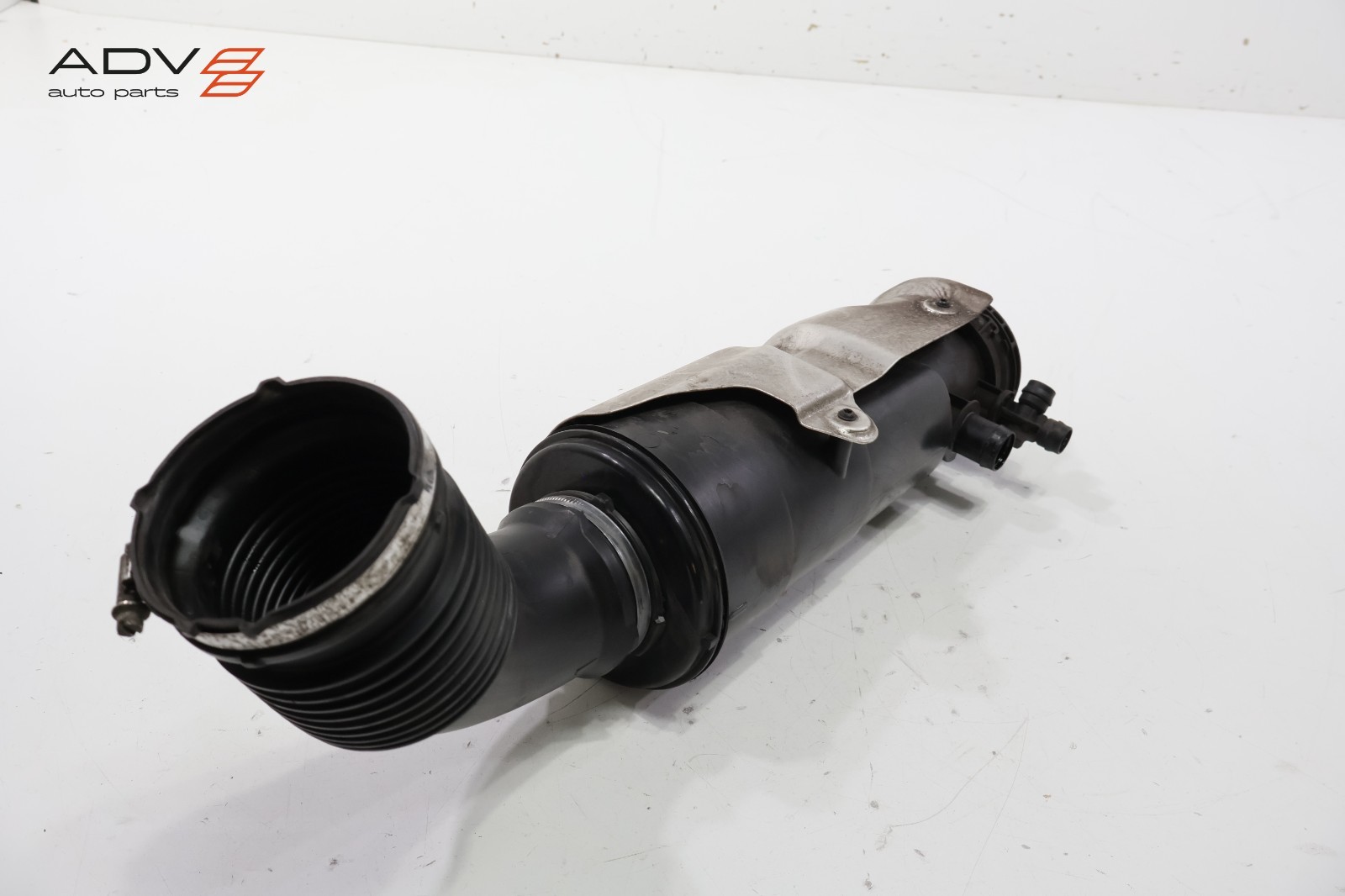 2014 - 2020 BMW i8 I12 ENGINE AIR CLEANER INTAKE RESONATOR UPPER HOSE PIPE OEM