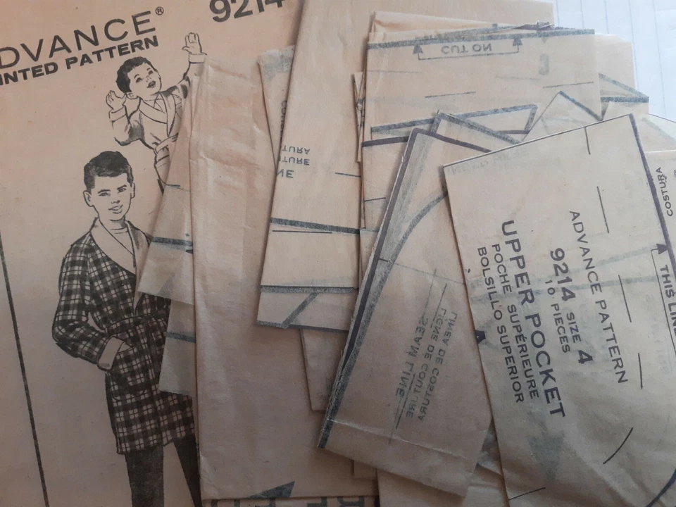 Robe Advance Sewing Pattern 9214 Boys Size 4 Cut VTG 50's Long Short Bath Tie - Image 4 of 4
