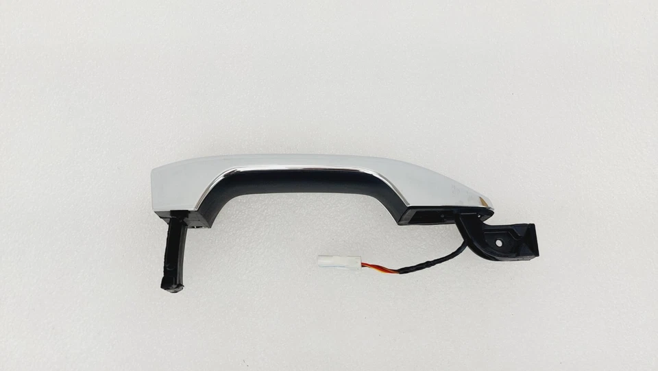 2019 20 21 22 23 2024 GMC Sierra Exterior Front Door Handle Chrome 84807766 - Image 3 of 4