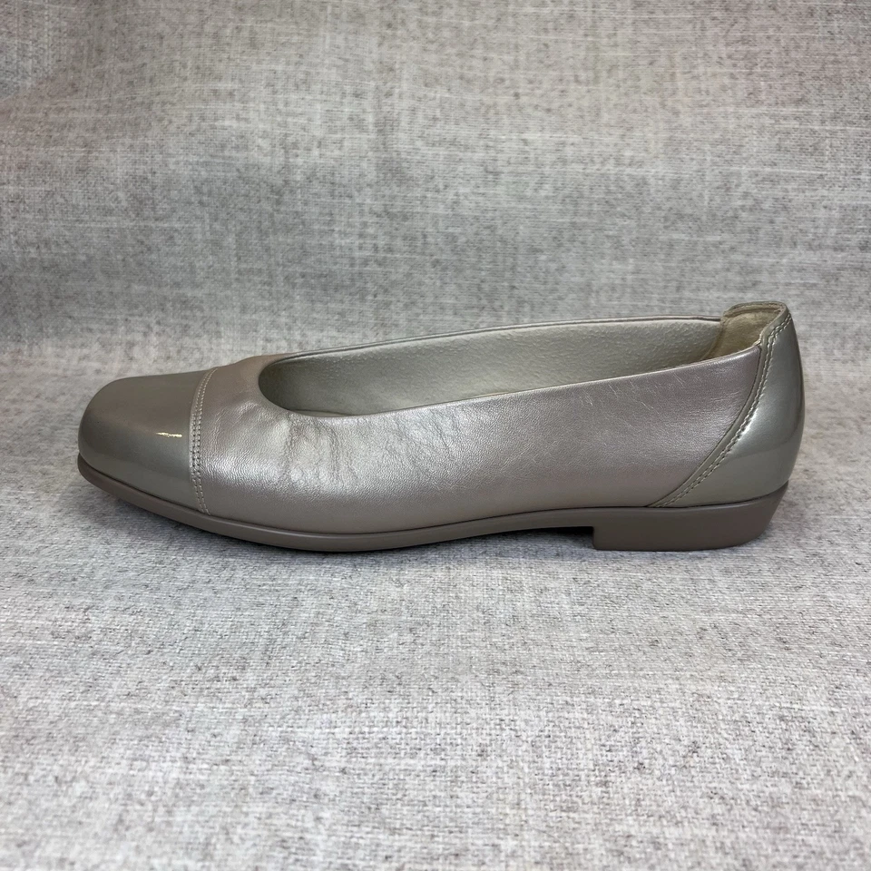 SAS Coco Beige Perla Cuero Plano Charol Puntera Cómoda Talla 9.5 Estrecha Fiesta Foto 3 de 4