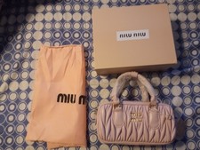 Borsa Miu Miu Arcadie Matelassé in pelle nappa rosa. Borsa donne con tracolla
