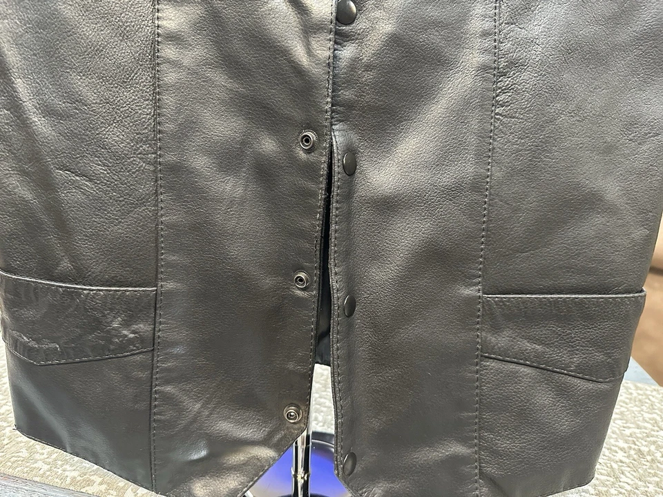Black Leather Riding Vest w/ Harley Patch On Back Size XL - Image 4 of 4