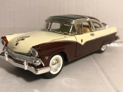 ミニカー Ford Crown Victoria 1955 1955 FORD CROWN VICTORIA GREEN 1/18 MODEL CAR BY ROAD