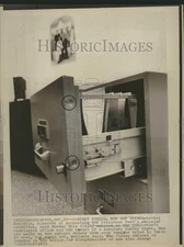 1975 Press Photo lester bengamin president campaign - DFPC33917