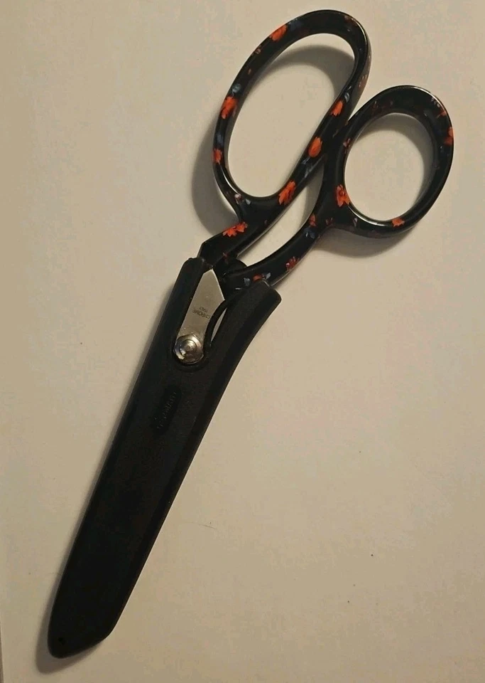 GINGHER *Emilia* Retired Designer Series 8" Dressmaker's Scissors  - Image 4 of 4