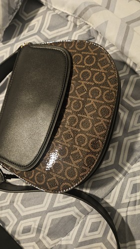 Calvin Klein Bella 2 Toned Adjustable Crossbody with Zippered Pouch NEW - Picture 3 of 11